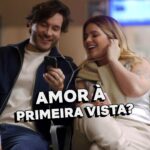 Vitória Moraes Instagram - Pode até parecer o filme Amor à Primeira Vista, mas essa é uma história real. Vocês também têm histórias que parecem uma comédia romântica? Contem aqui 💖