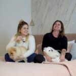 Vitória Moraes Instagram - Minha mãe é boa demais nisso!! 😂 Tenho certeza que é porque ela não para de assistir “As Aventuras de José e Durval”, série original @globoplay… eu comecei a ver e não parei de maratonar. A produção conta a trajetória de Chitãozinho e Xororó e é muito nostálgica! Não perca tempo e confira também que jajá sai os últimos episódios inclusive para quem mora fora do Brasil - em Portugal, Estados Unidos, Europa, Austrália e Japão #publi @globoplayinternacional @globoplaypt #asaventurasdejoséedurval
