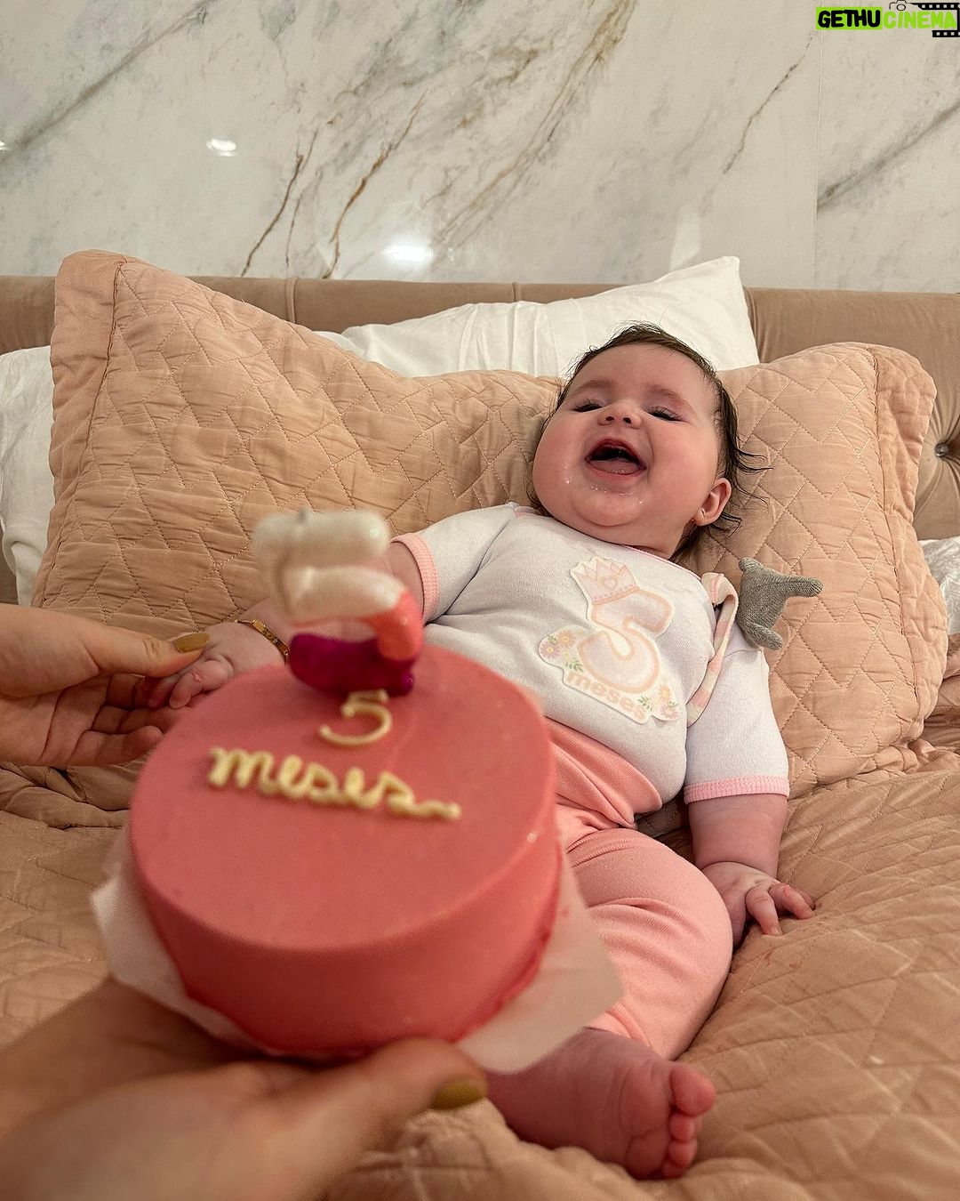 Vitória Moraes Instagram - 2 anos grávida e em um piscar de olhos ela já tem 5 meses