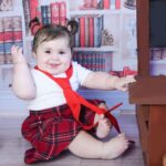Vitória Moraes Instagram - Todo mundo preparado pra voltas as aulas aí? Eu ainda me livrei esse ano da escola a mamãe disse kkk Mas amei brincar de escolinha nessas fotos do meu acompanhamento mensal de 9 meses 📚✏️ Mas já tava quase inventando uma dor de barriga pra não ir kkkk 📸: @studio5clicks.kids