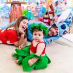 Vitória Moraes Instagram - 9 meses da nossa pequena, que delícia! Te amamos muito princesa! Lilo e Stitch, nome dos irmãos dela! Ohana quer dizer família! Foto: @fabiana_monteiro_fotografia Decoração: @by_dianamota Personalizados de luxo: @welovemimos_personalizados Bolo e doces: @rabellocaique Lembrancinhas: @ateliebyneidebarbosa Flores: @lojabeatrizflores Painel de Led: @agenciae Painéis decorativos: @knartespaineis_ Projeto 3D: @dyovana.artista3d Iluminação: @casaliluminadoeventos Balões: @mixbaloes Itens de decoração: @moveisdonafernanda