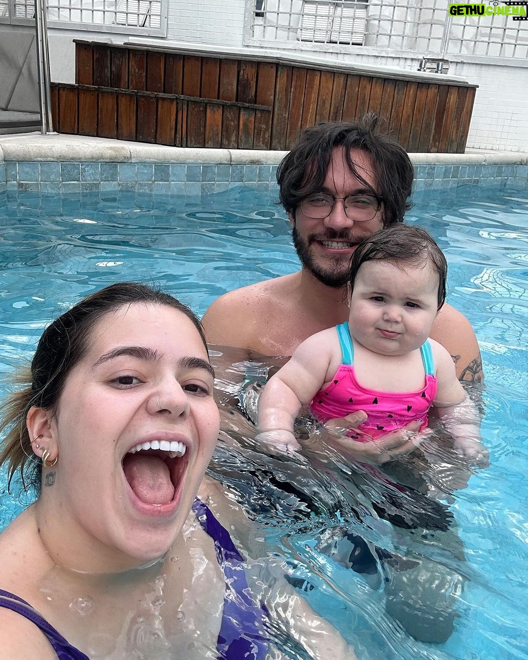 Vitória Moraes Instagram - Sentimento de fim de feriassssss ☀️☹️♥️