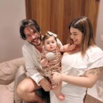 Vitória Moraes Instagram - 2023 foi o melhor ano das nossas vidas! Foi nosso ano, ano de conhecer nossa princesa, ano que renascemos, que construímos nossa família! Obrigada meu Deus, sabemos que é suas mãos em cada coisa! Que 2024 seja ainda mais abençoado, que se você quiser, nossa família cresça e sempre cheia de muita saúde, porque amor já temos de sobra! Feliz ano novo pra cada pessoa que apoia e acompanha a gente aqui! Somos muito gratos por termos vocês nas nossas vidas!