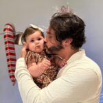 Vitória Moraes Instagram - 2023 foi o melhor ano das nossas vidas! Foi nosso ano, ano de conhecer nossa princesa, ano que renascemos, que construímos nossa família! Obrigada meu Deus, sabemos que é suas mãos em cada coisa! Que 2024 seja ainda mais abençoado, que se você quiser, nossa família cresça e sempre cheia de muita saúde, porque amor já temos de sobra! Feliz ano novo pra cada pessoa que apoia e acompanha a gente aqui! Somos muito gratos por termos vocês nas nossas vidas!
