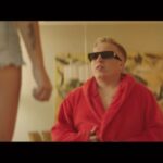 Vitaliy Gostyukhin Instagram - Скоро! В конце октября выходит продолжение комедийного сериала «Отпуск» - новый сезон с моим участием, а также с крутым актерским составом. Пушка, гонка. Всем смотреть😝 #отпуск #отпусксериал #отпусксериалтнт