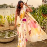 Vithika Sheru Instagram – Nothing feels as perfect as a saree from my fav @bhargavikunam ❤️🧿🥰

PC – @mahathalli thanks ra jaanuuu ❤️