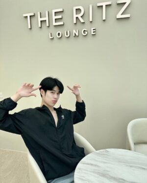Vittawin Panichtamrong Instagram - ก่อนขึ้นงานใหญ่ ไว้ใจ THERITZ ClINIC 

#หล่อให้สุดที่เดอะริทซ์คลินิก #สวยให้สุดที่เดอะริทซ์คลินิก  #หมอริทTHERITZ #THERITZCLINIC  หล่อ#THERITZSiamFlagship