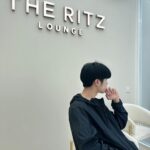 Vittawin Panichtamrong Instagram - ก่อนขึ้นงานใหญ่ ไว้ใจ THERITZ ClINIC #หล่อให้สุดที่เดอะริทซ์คลินิก #สวยให้สุดที่เดอะริทซ์คลินิก #หมอริทTHERITZ #THERITZCLINIC หล่อ#THERITZSiamFlagship
