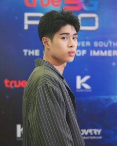 Vittawin Panichtamrong Instagram - แลนมาร์คของทุกไลฟสไตล์คนรุ่นใหม่เปิดแล้วครับ True 5G PRO HUB คอมมิวนิตี้แลนมาร์คสุดสร้างสรรค์ใจกลางเมือง ที่ Siam Discovery ชั้น 4 #True5GProHub #ProHubThailand #Siamdiscovery #jinloe #HollywoodAsianRisingStar #vicvittawin
