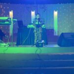 Vriddhi Vishal Instagram – Konji pesida venaa ❤️❤️❤️🎤🕺

#newyear #onstage #karoke #vriddhivishal