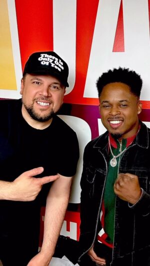 Walter Jones Instagram - He said “Benjamin Button” & I lost it! Great time with @walterejones The Original Black Power Ranger. Meet him at @canterburyvillagelakeorion this weekend! #powerrangers #mmprphotogallery #mmpr #blackranger #detroit #urkel #benjaminbutton