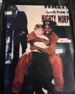 Walter Jones Instagram - When you reunite with a fan years later!! @mightyconconventions #awesome #love #legendary #neworleans Sunday 10-5 August 13 2023 #letsgo
