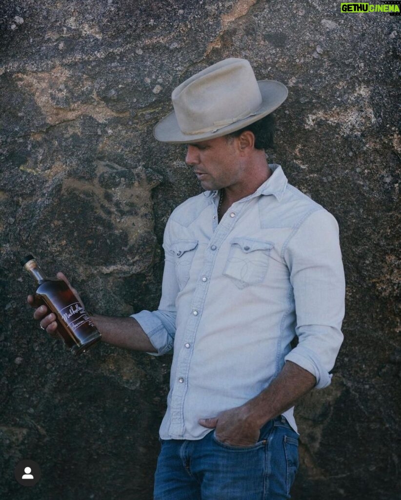 Walton Goggins Instagram - There are weekends… and then there are WEEKENDS! @mulholland.spirits