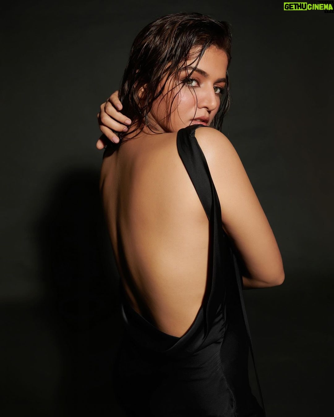 Wamiqa Gabbi Instagram - š¤ Ik main kudi punjabi, do mere nain sharaabi Dasso hunn ki kariyeeee ? . Styled by @mohitrai with @shubhi.kumar @tarangagarwalofficial Hair - @humera_shaikh19 Makeup - @cocoballucci_ Photographer - @thehouseofpixels