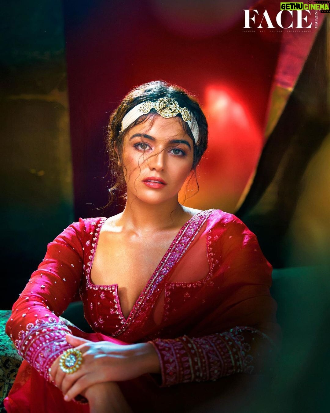 Wamiqa Gabbi Instagram - Alexa, play ‘You Should See Me in a Crown’ by @billieeilish 🤍 . Cover: @facemag.in Publisher: @harshithundet @kanchanshrivastava06 Creative Director: @farrahkader Interview by: @naina_humangram Photography: @tejasnerurkarr Fashion Stylist: @hemlataa9 @stylebyhemlataa Makeup Artist: @richie_muah Hair Stylist: @forum.gotecha Fashion Asistant: @saloni142_ Fashion Intern: @pritikachoksey Artist Publicity: @hardlyanonymous_2.0 Artist Management: @collectiveartistsnetwork @mann012 Wardrobe: Outfit: @tabeerindia Jewellery: @sonisapphire Sunglasses: @scotteyewear Bag: @douxamourindia www.facemagazine.in #FaceMagazine