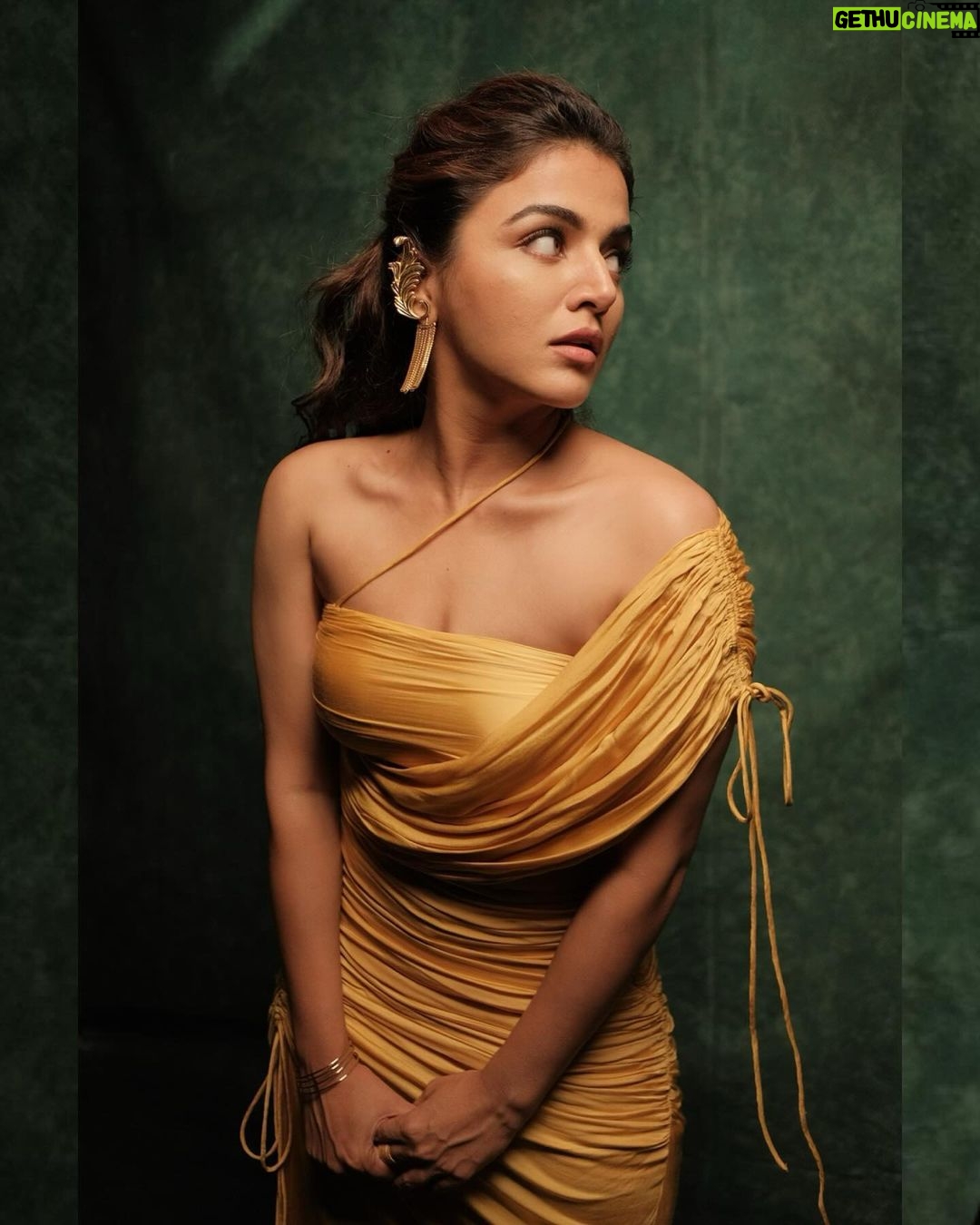 Wamiqa Gabbi Instagram - We are who we are because of consequences π . Styled by @malkit_gill2697 with @sanjamkaur92 Wearing @arokaofficial Interns @designstation2020 @___.yashikaa.__ HMU @payalgore_ Photographer @harshjanii