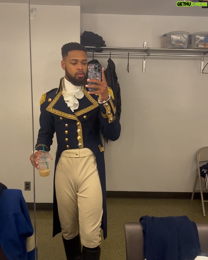 Warren Egypt Franklin Instagram - FINAL BOW 1•15 ✨💎 it truly takes a village, if you’ve been a part of my Hamilton journey in any capacity within these last 3 years thx you SO much. Until next time, I’ll see you on the other side of the war ✌🏽 Playhouse Square