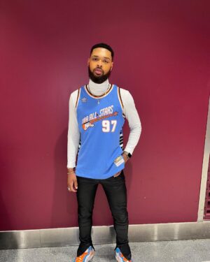 Warren Egypt Franklin Instagram - I had the honor of singing at the first Cavs game of the year. And what a night it was singing in front of 20,000 people in my hometown 🔥

@spidadmitchell 71 POINTS! You’re wild, the biggest cavs game since GM7 in the finals. 

CLEVELAND I love you. Thx you @cavs & @rocketmortgagefieldhouse for the opportunity. 

Im gonna always put on for 216 Baby 😝
