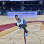 Warren Egypt Franklin Instagram - I had the honor of singing at the first Cavs game of the year. And what a night it was singing in front of 20,000 people in my hometown 🔥 @spidadmitchell 71 POINTS! You’re wild, the biggest cavs game since GM7 in the finals. CLEVELAND I love you. Thx you @cavs & @rocketmortgagefieldhouse for the opportunity. Im gonna always put on for 216 Baby 😝 Rocket Mortgage FieldHouse