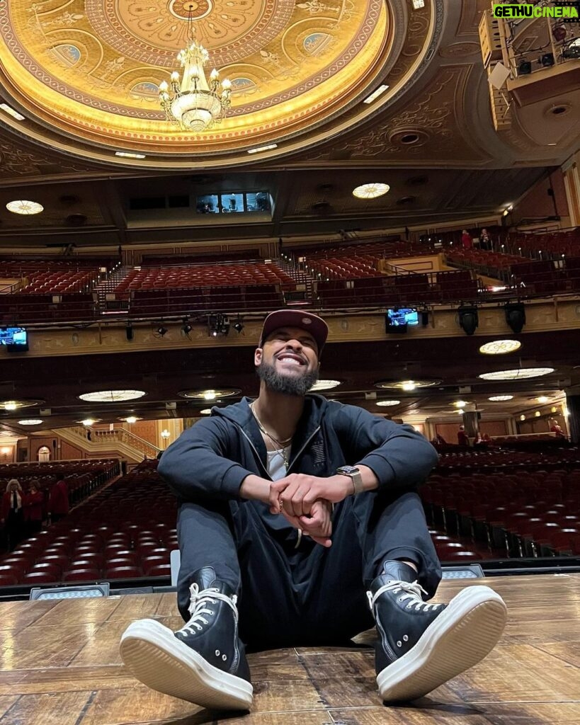 Warren Egypt Franklin Instagram - FINAL BOW 1•15 ✨💎 it truly takes a village, if you’ve been a part of my Hamilton journey in any capacity within these last 3 years thx you SO much. Until next time, I’ll see you on the other side of the war ✌🏽 Playhouse Square