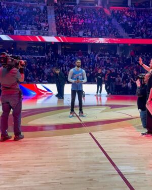 Warren Egypt Franklin Instagram - I had the honor of singing at the first Cavs game of the year. And what a night it was singing in front of 20,000 people in my hometown 🔥

@spidadmitchell 71 POINTS! You’re wild, the biggest cavs game since GM7 in the finals. 

CLEVELAND I love you. Thx you @cavs & @rocketmortgagefieldhouse for the opportunity. 

Im gonna always put on for 216 Baby 😝