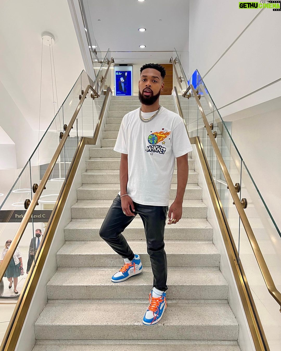 Warren Egypt Franklin Instagram - they not making em’ like this no more ☄️