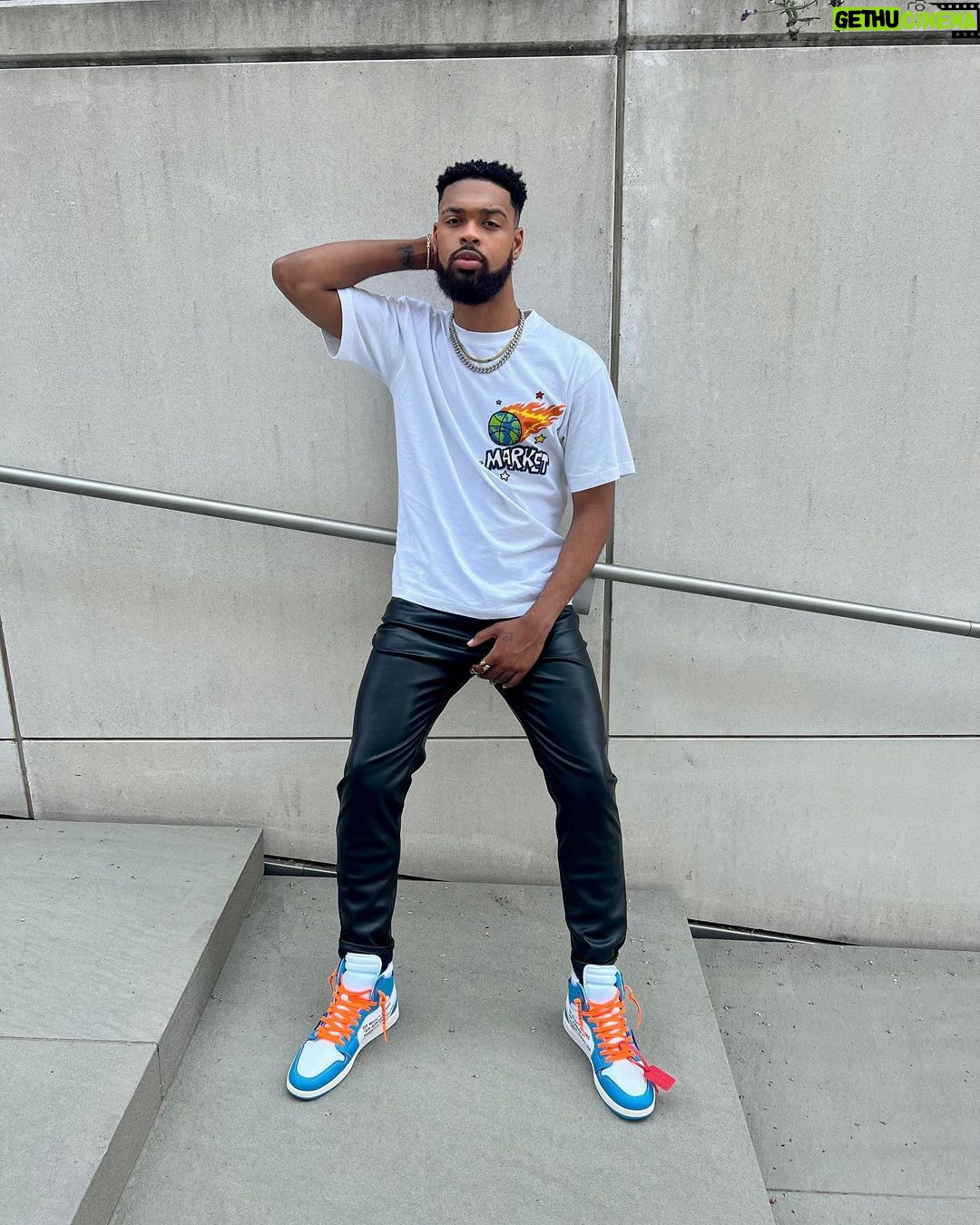 Warren Egypt Franklin Instagram - they not making em’ like this no more ☄️
