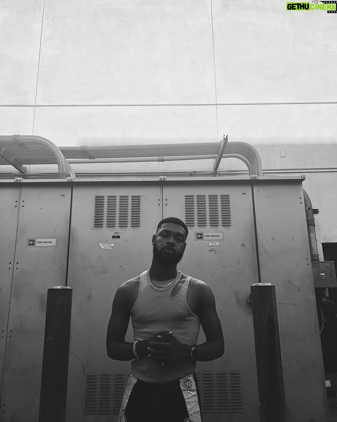 Warren Egypt Franklin Instagram - Life Lately Dump 🤎🙃✨💔🤞🏽✈️ Los Angeles, California
