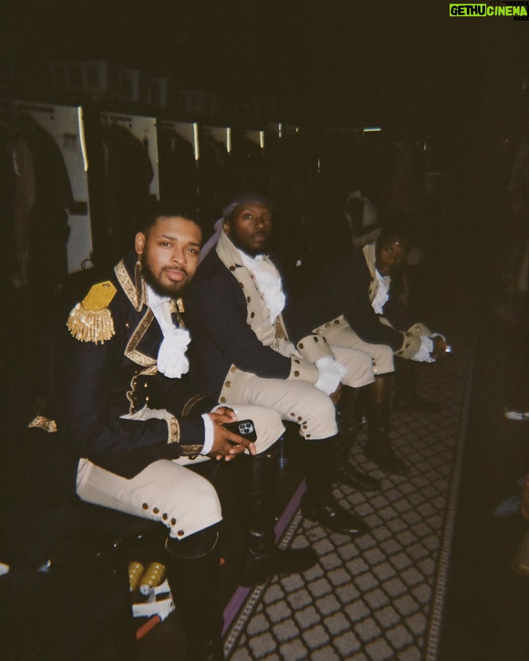 Warren Egypt Franklin Instagram - Life Lately Dump 🤎🙃✨💔🤞🏽✈️ Los Angeles, California