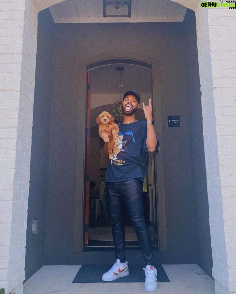 Warren Egypt Franklin Instagram - Happy 1st birthday to my son and literal road dog BRONX 🐾🤍 thx you for keeping my anxiety down, for being the most intrepid and intuitive learner, for being patient with me, and most of all making me the happiest dog dad ever! On Tour :)