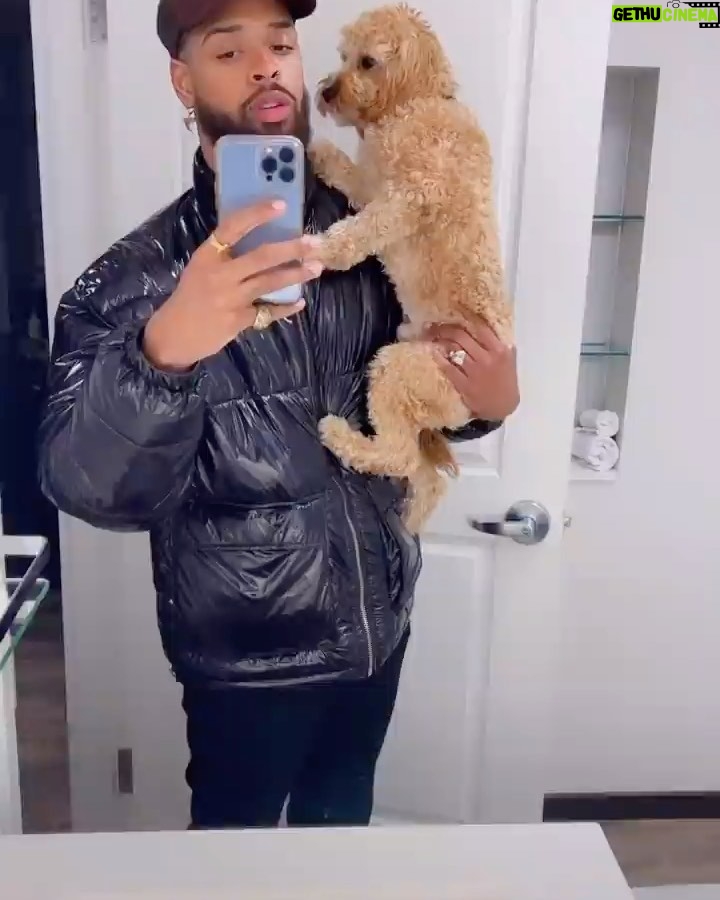 Warren Egypt Franklin Instagram - Happy 1st birthday to my son and literal road dog BRONX πΎπ€ thx you for keeping my anxiety down, for being the most intrepid and intuitive learner, for being patient with me, and most of all making me the happiest dog dad ever! On Tour :)