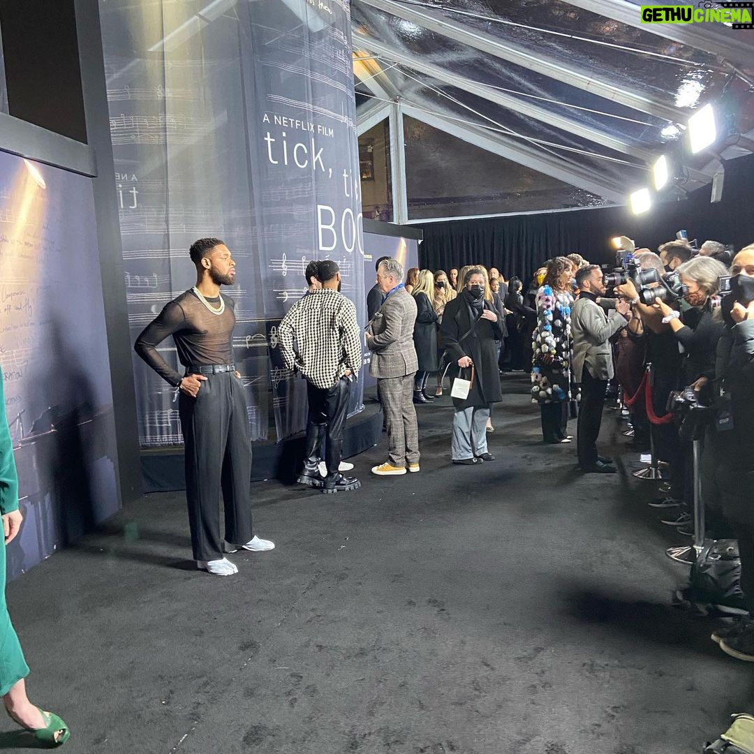 Warren Egypt Franklin Instagram - Tick…Tick…💣 NYC Premiere. Had the pleasure of experiencing Tick Tick Boom in a Broadway theater last Monday, so proud of our boss man Lin and to the entire cast and crew of this movie congrats, it was truly magical. Huge thank you to @netflix & @ticktickboom for the having me. Stylist: @stylesbywyandon Male Grooming: @snatchinwigz New York, New York