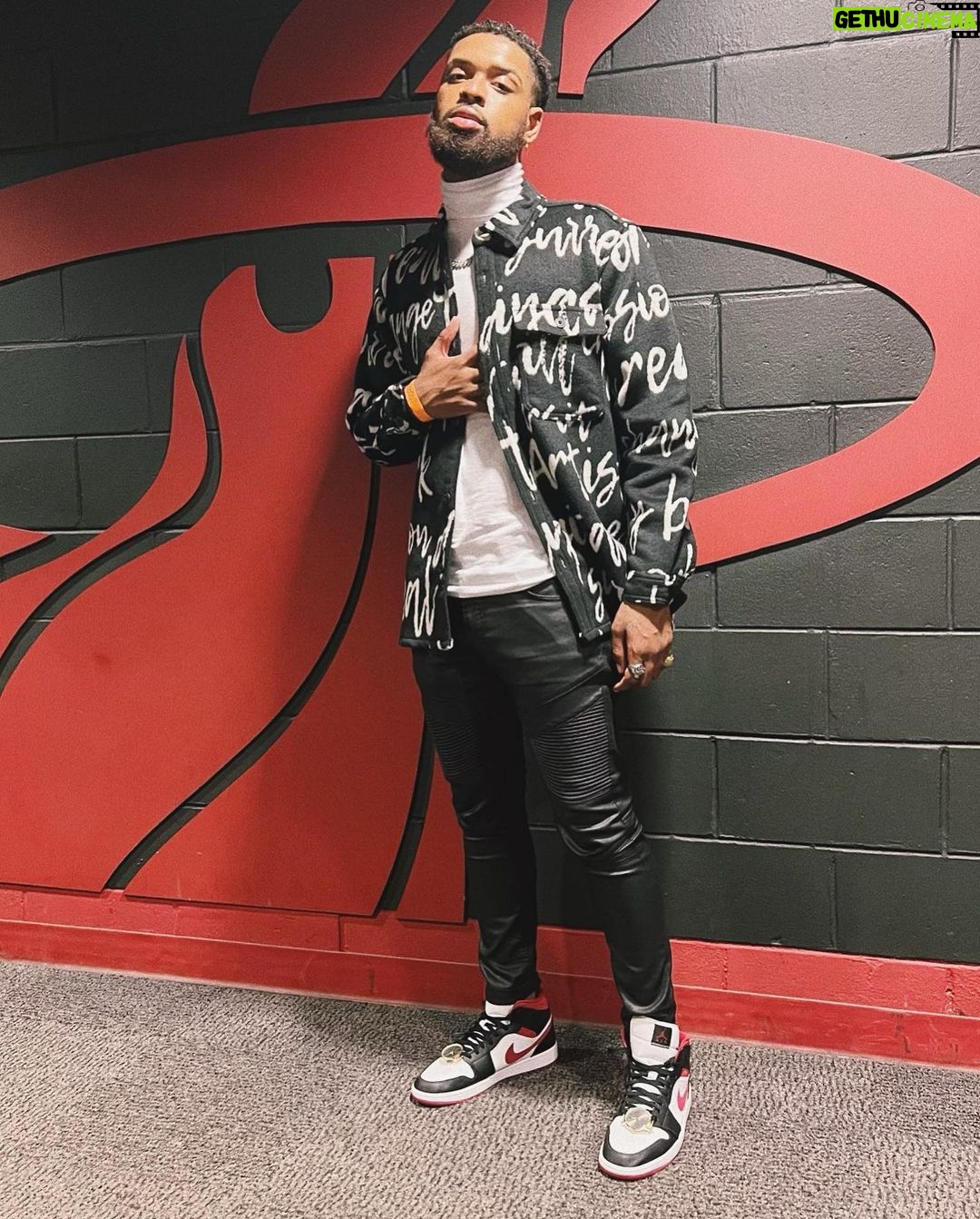 Warren Egypt Franklin Instagram - Courtside Papi 🏀🔥 Miami, Florida
