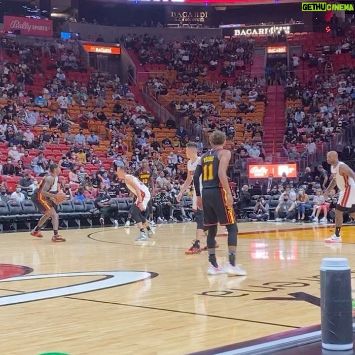 Warren Egypt Franklin Instagram - Courtside Papi 🏀🔥 Miami, Florida