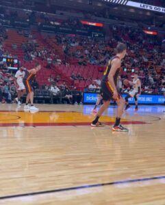 Warren Egypt Franklin Instagram - Courtside Papi 🏀🔥 Miami, Florida