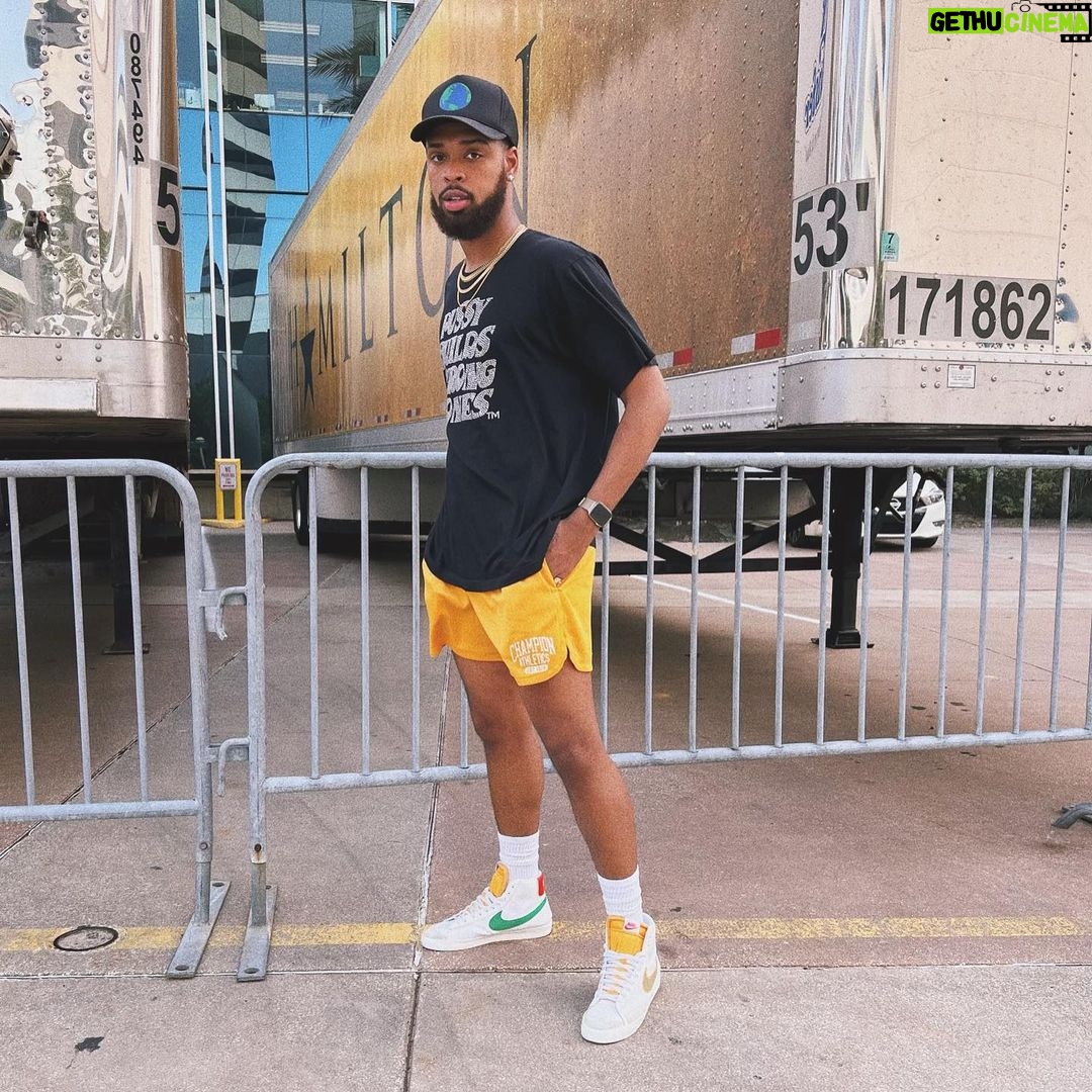 Warren Egypt Franklin Instagram - PU$$Y builds strong bones. 👅 Times-Union Center for the Performing Arts