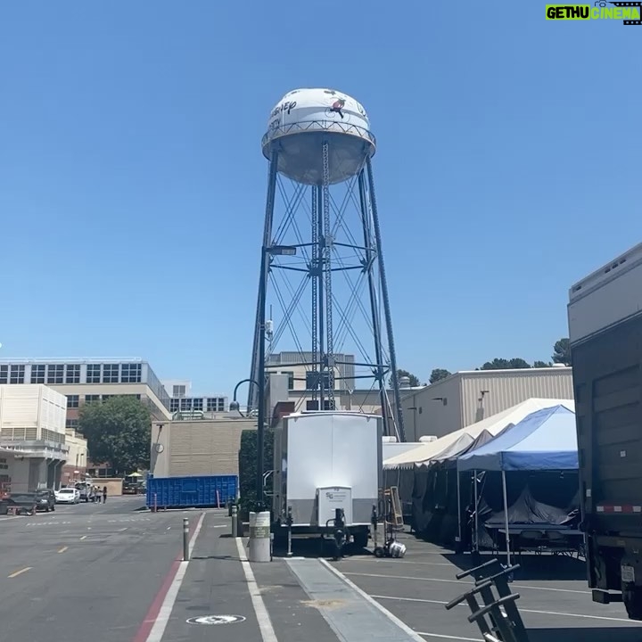 Warren Egypt Franklin Instagram - Mid Season Finale of @grownish TONIGHT! 💚💛When I tell y’all this episode is about to leave y’all on a cliff hanger….whew. Are you guys watching tonight? Also what are we thinking of Des’ character so far? 👀 Los Angeles, California