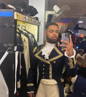 Warren Egypt Franklin Instagram - 2023 DUMP 🫠😈

This year was insane. All the ups and all the downs. I started this year performing in Hamilton where I completed my 700th show, while in Hamilton I was filming a TV show that shot in NYC all while simultaneously moving back to LA. I wrapped that and booked a TV show right after. I was exhausted and lost touch a bit. God has been so good this year bringing me back. During the strike I lost my artistic self and was able to fall back in love with who I AM. Which inspired me to complete my first EP that is dropping next year. I’m thankful for my tribe that kept me grounded everyday. Sometimes I felt so lost, and that’s okay because I always end up finding him at the end of the day. 2023 was self discovery. 2024 will be self love and I’m so excited for the next chapter in my journey 🙏🏾