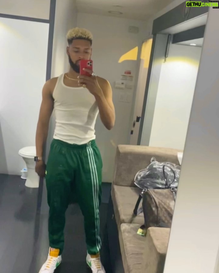 Warren Egypt Franklin Instagram - Mid Season Finale of @grownish TONIGHT! 💚💛When I tell y’all this episode is about to leave y’all on a cliff hanger….whew. Are you guys watching tonight? Also what are we thinking of Des’ character so far? 👀 Los Angeles, California