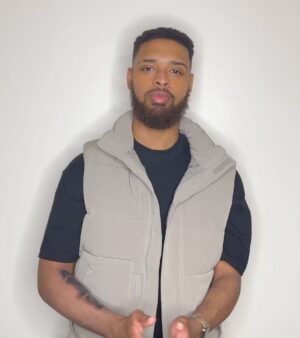 Warren Egypt Franklin Instagram - 2023 DUMP 🫠😈

This year was insane. All the ups and all the downs. I started this year performing in Hamilton where I completed my 700th show, while in Hamilton I was filming a TV show that shot in NYC all while simultaneously moving back to LA. I wrapped that and booked a TV show right after. I was exhausted and lost touch a bit. God has been so good this year bringing me back. During the strike I lost my artistic self and was able to fall back in love with who I AM. Which inspired me to complete my first EP that is dropping next year. I’m thankful for my tribe that kept me grounded everyday. Sometimes I felt so lost, and that’s okay because I always end up finding him at the end of the day. 2023 was self discovery. 2024 will be self love and I’m so excited for the next chapter in my journey 🙏🏾