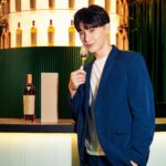 Wayne Song Instagram - 謝謝每次都讓我驚艷的麥卡倫 @themacallan_taiwan 邀請！ 能夠在放鬆舒適的環境享受美酒與美食，是那麼享受的一件事。這次的麥卡倫品酩會，擁有精心打造的藝術空間，喝著「黃金麥穗Amber Meadow」，搭配四面環景的投影視覺，讓大家彷彿瞬間置身在蘇格蘭高地的麥卡倫莊園，充滿驚喜的沈浸式體驗讓我這個攝影控興奮至極，太美了！ 在味覺上的體驗，更透過親手打造的餐點及調酒，為「黃金麥穗Amber Meadow」創造不同的品飲層次。此款酒讓我感受到來自蘇格蘭的柑橘水果和忍冬花香，入喉則又有濃郁橡木、檸檬、哈密瓜與英式司康風味，更特別的是，尾韻還有淡淡的杏仁與綠茶的香氣，酒體飽滿而具層次。 此外，首次攜手合作都是在蘇格蘭長大的姐妹：英國知名服裝設計師、風格攝影師Mary and Stella McCartney ，完美詮釋麥卡倫致力於與自然共生的品牌精神，從風味概念到包裝設計，都以蘇格蘭的土地及大自然為靈感， 並在包裝盒上呈現Mary所拍攝的麥卡倫莊園景色，將包裝與設計回饋自然。 活動現場也展示了，與麥卡倫姐妹花合作「TOGETHER」居家生活系列，展現麥卡倫與Mary and Stella McCartney 共同追求卓越與自然共生的理念。 非常享受在The Harmony Collection第三版「黃金麥穗Amber Meadow」的豐富感官之旅，邀請推薦大家一起來體驗！現在加入Line官方帳號成為會員，就能掌握麥卡倫最新一手資訊與獲得會員限定活動消息：https://maac.io/2j5MF @themacallan_taiwan #theharmonycollection #麥卡倫黃金麥穗 #不凡風味源於自然