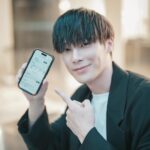Wayne Song Instagram - 攝影，對我來說是日常生活中不可或缺的一部分，無論在工作時，或是假日出門踏青，我總喜歡帶上相機記錄下我遇到的一切。我覺得，不管是街拍、人像攝影，或是拍自己的「一人攝影棚」，都是一種透過相機的捕捉來達到自我溝通的過程。   今年隨著疫情解封，有更多的機會能夠到不同的地方工作、走走，我也為此添購了不少攝影器材。在把卡刷下去的那個瞬間，我很慶幸有國泰世華CUBE App能幫我打理生活的理財所需，像是使用CUBE卡刷卡時，打開App切換到的「樂饗購」權益，讓我能省下不少辛苦賺來的錢，回饋的小樹點也能直接抵用在信用卡帳單上，非常實用。   此外，也因為有國泰世華CUBE App，讓我的金融生活變得更簡單，不用再被多個銀行App困擾、不需要再煩惱瑣碎的金融事務，一個國泰世華CUBE App就可以輕鬆管理所有金融需求，包括轉帳、繳費、投資理財、股票、外幣兌換、保險、等日常生活會用到的功能。   一站式金融服務：只需一個App就可以處理各種金融事務，從開立 銀行戶頭到投資理財，一切都在這裡。   保險服務：將國泰產險和國泰人壽的保單輕鬆匯入，簡化保單管理，並提供應繳保費提醒和續保提醒，還可以24小時隨時投保。   設計美感：國泰世華CUBE App注重設計、體現了留白美學並提供優雅的界面，讓我們的金融體驗更舒服、愉快。   母子帳戶：同時管理多個帳戶和目標儲蓄，讓我們能更清晰地了解財務狀況。   現代生活如此繁忙，金融管理變得更加重要，國泰世華CUBE App不僅提供全面的金融服務，還帶來簡單、便捷的金融體驗，不再需要處理繁複的金融事務，讓我們可以將時間和精力用在更重要的事情上。   無論是需要投資理財，還是關注保險服務，國泰世華CUBE App都能滿足需求，不再需要搜尋多個App、不再需要跑遍分行，國泰世華CUBE App就是我們的一站式金融夥伴。 國泰世華 CUBE App幫我們掌握金融管理，讓我們更專注於生活。 國泰世華CUBE App – 我們的一站式金融夥伴。 #銀行App #國泰世華CUBEApp #CUBEApp #本文係由國泰世華邀稿 產險商品由國泰產險提供，國泰保單資料由國泰產險與國泰人壽提供。 證券服務由國泰綜合證券提供，CUBE App由國泰世華銀行建置。 投資一定有風險，基金投資有賺有賠，申購前應詳閱公開說明書。 謹慎理財 信用無價 信用卡暨預借現金之各級別循環信用年利率為6.75％~15％（依本行信用評分制度定期評估，循環利率之基準日為104年9月1日）。 預借現金手續費：預借現金金額乘以3％加上新臺幣150元或美元5元，其他相關費用係依本行網站公告。
