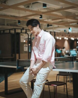 Wayne Song Instagram - 粉紅佩佩豬 @taiwandanshi_frontline