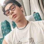 Wayne Song Instagram - 謝謝劇組協助趕拍、讓我可以順利趕回台北宣傳！🙏🏻 #奇蹟PLUS 終於播出了，自己看了還是雞皮疙瘩掉滿地，謝謝 #張騰 帶我經歷了這一切，范哲睿就像一道光，無情地闖入了他的世界。 生離死別對我來說還是一門很艱難的課題，我也一直還在學習著如何面對死亡。 謝謝學長，謝謝雋智，謝謝每位一起成就與愛護 #KISEKI奇蹟 的大家，也謝謝每位陪伴著我的朋友，愛你們。 半夜的地板，真的很冷。 @kiseki_dear.to.me @kaihsu_ @chunchih_huang