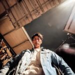 Wayne Song Instagram - 謝謝劇組協助趕拍、讓我可以順利趕回台北宣傳！🙏🏻 #奇蹟PLUS 終於播出了，自己看了還是雞皮疙瘩掉滿地，謝謝 #張騰 帶我經歷了這一切，范哲睿就像一道光，無情地闖入了他的世界。 生離死別對我來說還是一門很艱難的課題，我也一直還在學習著如何面對死亡。 謝謝學長，謝謝雋智，謝謝每位一起成就與愛護 #KISEKI奇蹟 的大家，也謝謝每位陪伴著我的朋友，愛你們。 半夜的地板，真的很冷。 @kiseki_dear.to.me @kaihsu_ @chunchih_huang