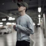 Wayne Song Instagram - 排隊等了一個多月的新相機終於到貨，也見識到了百貨公司週年慶人潮的兇猛⋯⋯。 每次花大錢都會有種罪惡感，只能拼命說服自己「錢錢沒有不見，只是變成自己喜歡的樣子」。 只能更努力地繼續工作並且成長了！ 👔 Thanks to @EmporioArmani #EA7EmporioArmani