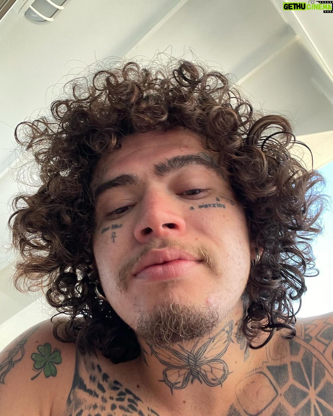 Whindersson Nunes Instagram - Whindney Magal 😮💨 @pixpoker Porto Belo