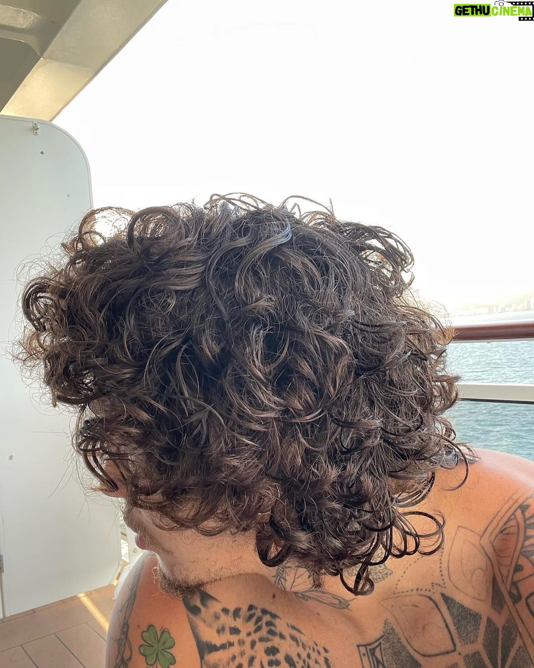 Whindersson Nunes Instagram - Whindney Magal 😮💨 @pixpoker Porto Belo
