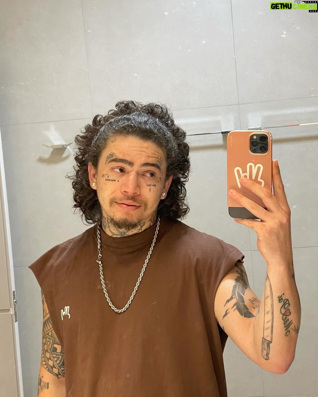 Whindersson Nunes Instagram - Corta esse cabelo? 🥺