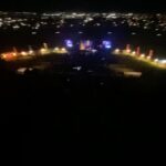 Whindersson Nunes Instagram – Foram 55 shows, 9 países, 27 cidades no Brasil, 187 mil pessoas foram assistir ISSO NÃO É UM CULTO ao vivo. 
Parei por que faço isso a 10 anos, e fica cada dia mais difícil se superar, o primeiro se chama “Marminino” que tem 126 milhões de views, o segundo “Proparoxítona” com 155 milhões de views, o terceiro se chama “Adulto”, o quarto se chama “É de mim mesmo”, e o último “Isso não é um culto”, esses três últimos estão na Netflix, eles mostram minha visão de mundo em cada época da minha vida, e pra criar algo assim junto com os amigos, a gente tem que olhar pra trás e refletir muito tudo que passamos na vida, tem ficado cada vez mais dolorido olhar pra trás… Mas o último é minha paixão, eu amei tanto viajar com esse show que eu até choro vendo alguns desses vídeos, quando se faz mto você é picado pelo bichinho da perfeição e quer que saia tudo incrível, reunir a equipe perfeita, a abertura de show perfeita, qualidade de som, de telão, iluminação, tuuudo, no Brasil é tudo bem difícil mas eu gosto da dificuldade, eu gosto do último pq eu acho tão diverso, novo, eu gosto de coisas que arrepiam. Eu volto quando tiver coisas mais interessantes pra falar, ou quando eu pensar em algo impressionante pra te mostrar!!
Nem tudo pode ser gravado pro último show pq algumas coisas tem direitos autorais, então soltei lá no meu canal uma paródia que gravei pelo Brasil, se vcs gostarem eu solto mais ahahahaha 
Se você já foi em algum show, me conta aí em baixo como foi sua experiência, e me conta qual show você mais gosta!!!!
Um bjoooo!
W 💓